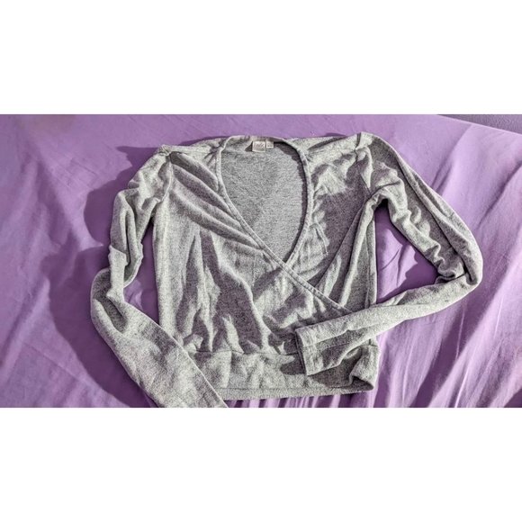 Long sleeve v shaped wrap top (xs) - Picture 5 of 6